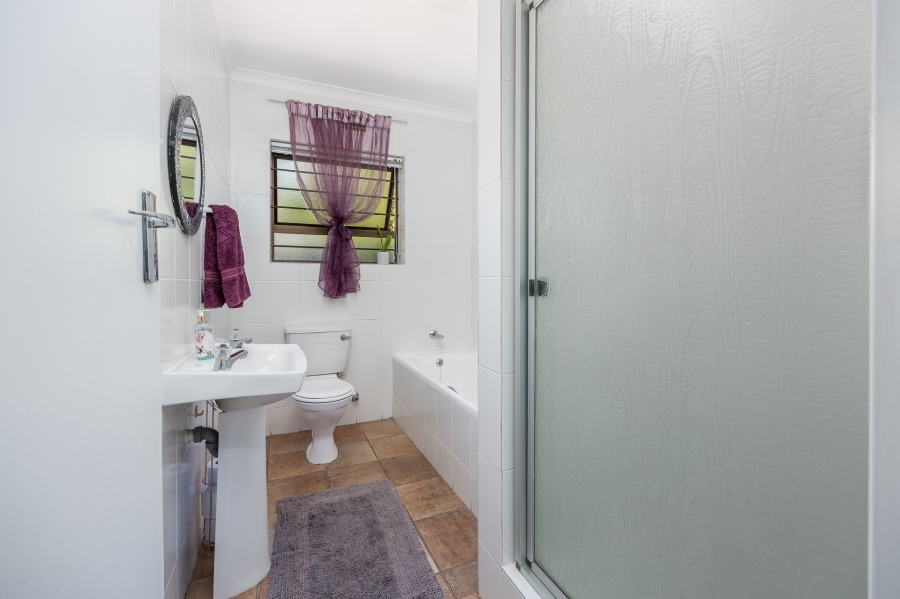 3 Bedroom Property for Sale in Paradyskloof Western Cape